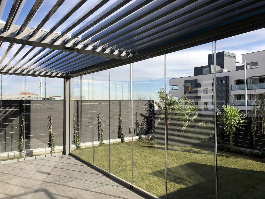 Pérgola bioclimática instalada
